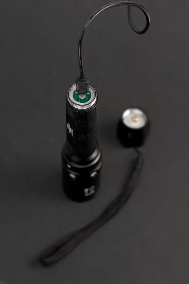 Brennenstuhl LuxPremium Akku-Fokus-Selektor-LED-Taschenlampe TL 400 AFS IP44 (helle CREE-LED, 430 lm, fokussierbar, strobe-Modus, max. Leuchtdauer 13 h, aufladbar über USB)